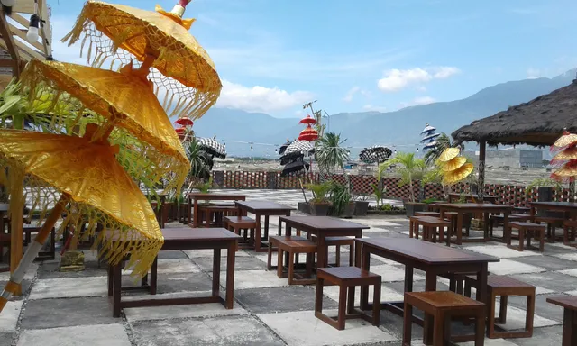 Puri Beach cafe Resto & Bar