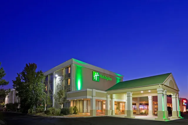 Holiday Inn & Suites Parsippany Fairfield by IHG