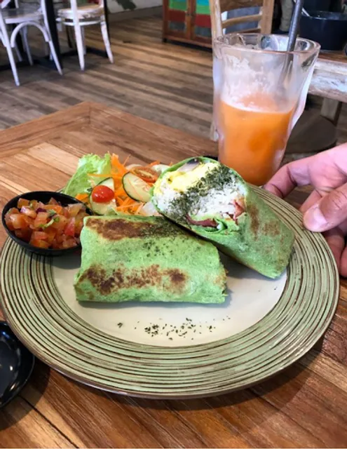 He'enalu Cafe And Resto