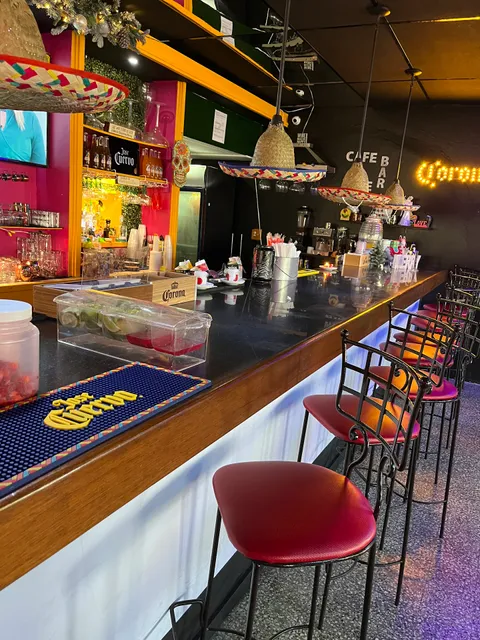 Mil Amores Mexican Bar & Grill