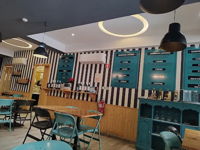 Meet.Me Sushi & Burger Restaurant