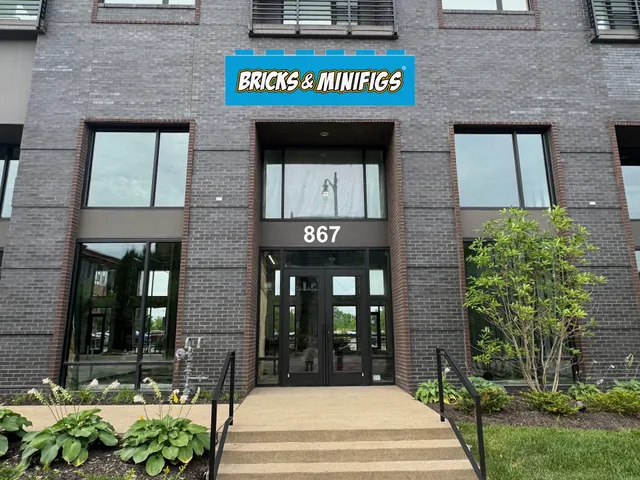 Bricks & Minifigs Grandview