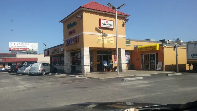 El Centro Supermarket