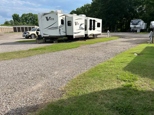 Outdoor Living Center RV Park