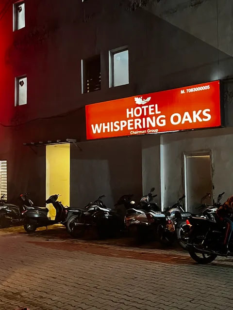 Hotel whispering oaks