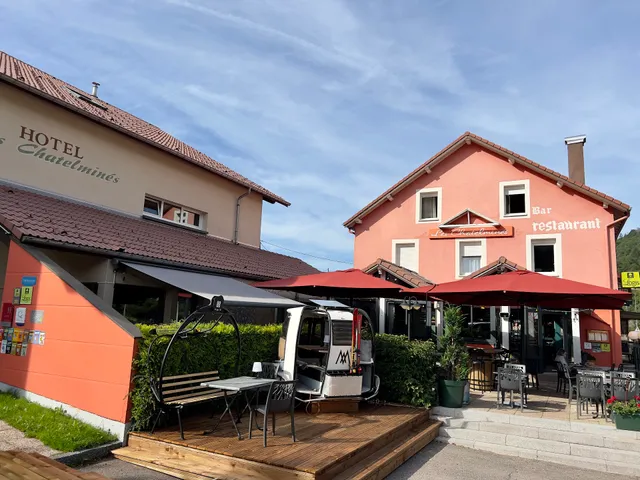 Logis Hôtel les Chatelminés