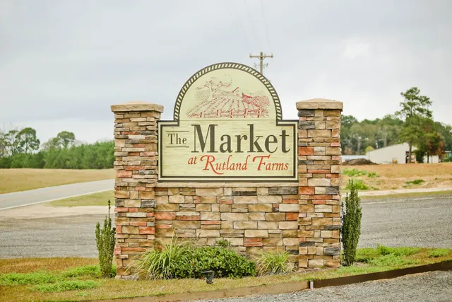 The Market At Rutland Farms