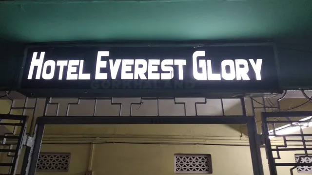 OYO 3875 Hotel Everest Glory