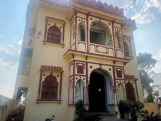 OYO Flagship 12775 Bharat Plaza