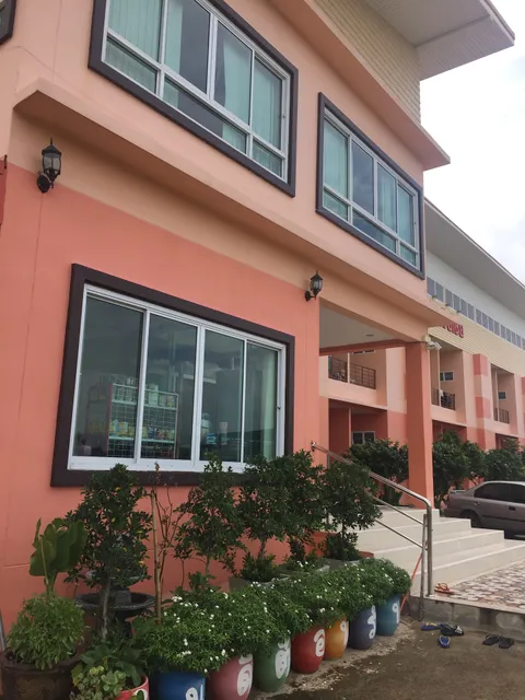 Aumnuaychai Apartment