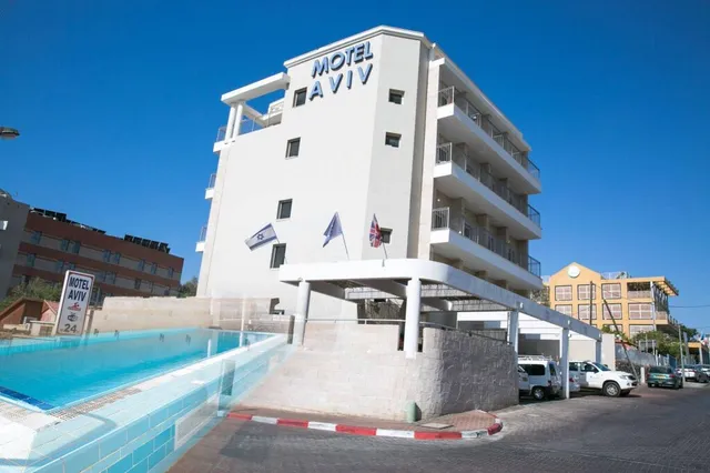 Aviv Motel