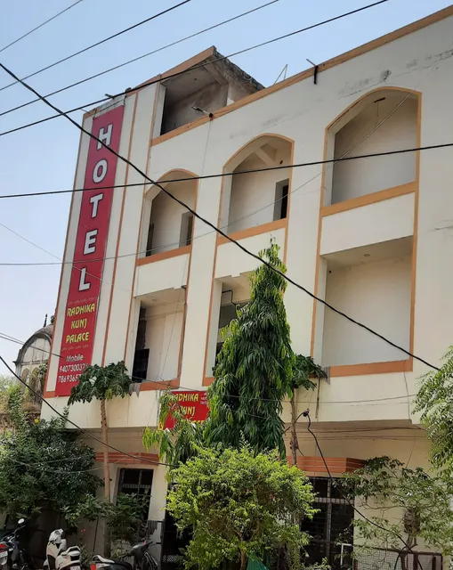 Hotel Radhika kunj palace