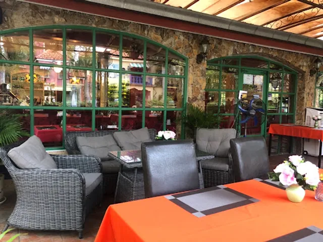 LaMesa Restaurant & Tapas Bar