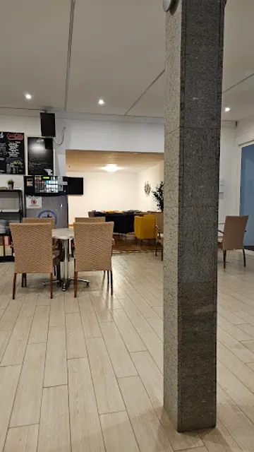 Las Brisas Restaurant