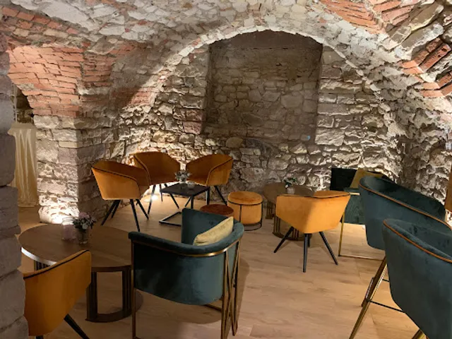 Die Wein- und Kaffeebar / Oma Magret