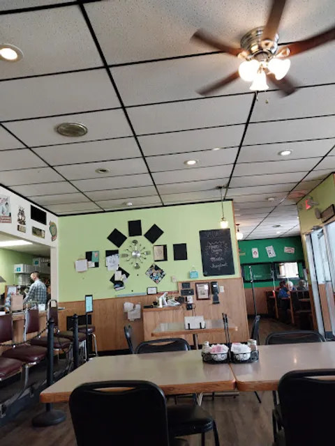 Ezzy's @Latta Restaurant