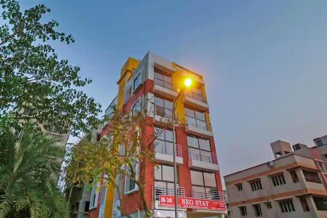 Super OYO Collection O NEOSTAY TOWN HOUSE