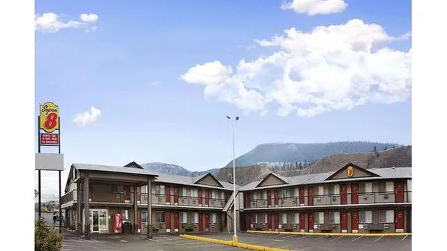 Super 8 by Wyndham Kamloops East