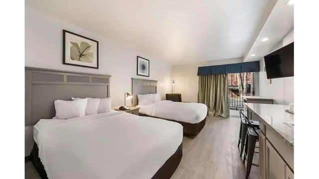 Suburban Studios Williamsburg Central