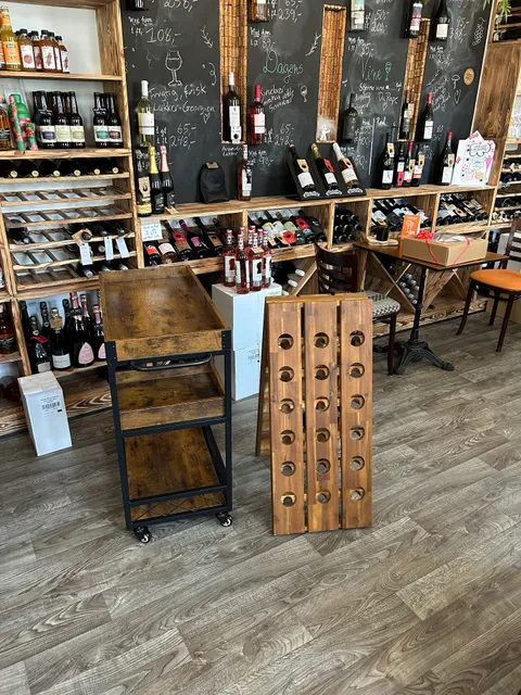 Varde Vinhandel Tapasserie og Vinbar