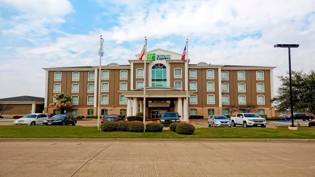Holiday Inn Express & Suites Corsicana I-45 by IHG