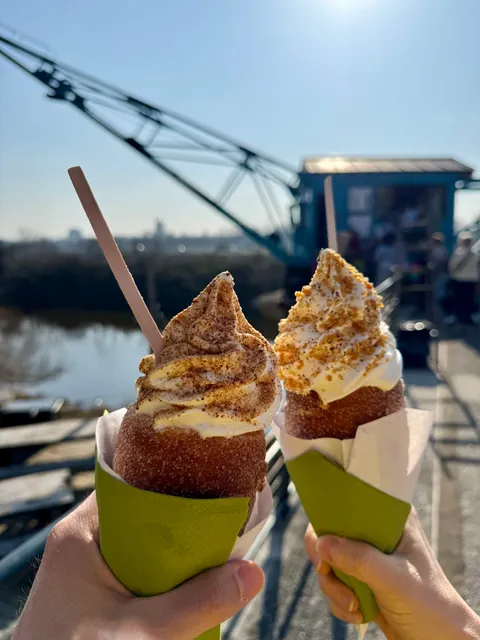 Baumstriezel - Hafenkran bei den Hafenmeistern - Baumstriezel Manufaktur