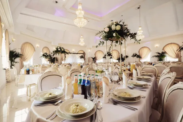 Hotel & Restauracja Sękowski Dwór