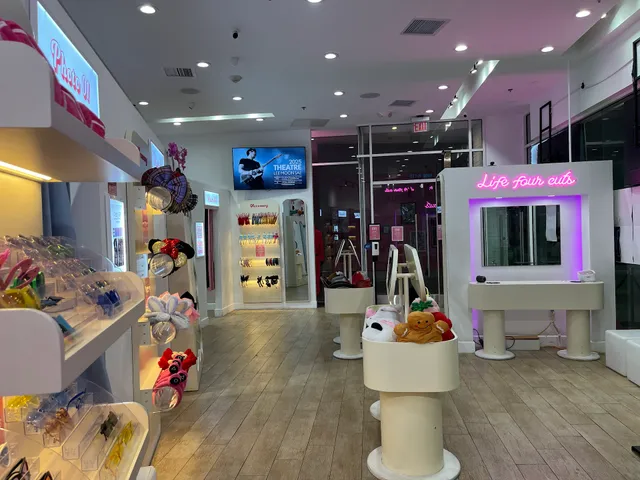 Life4Cuts Flagship Studio