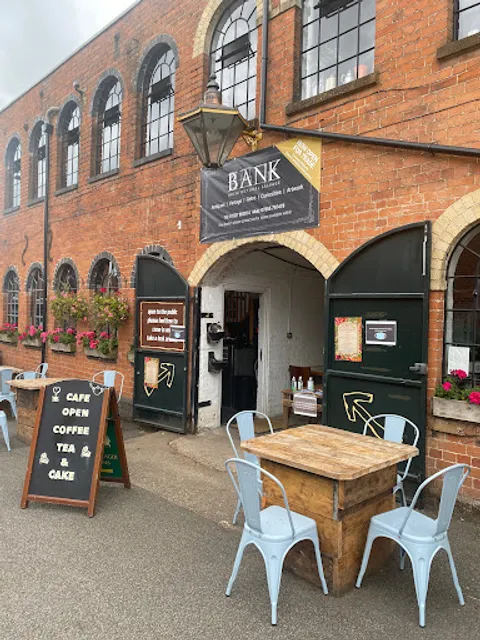 Bank Cafe & Bar