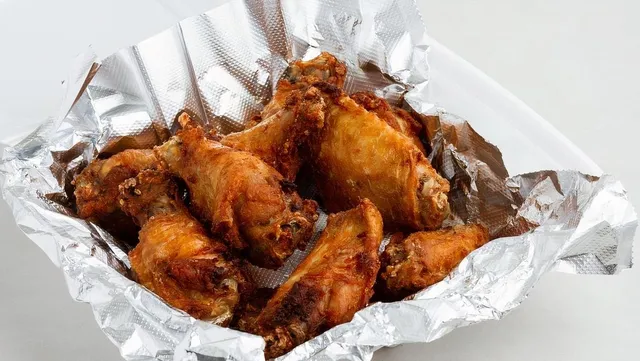 Lucky's Pizza, Subs & Wings