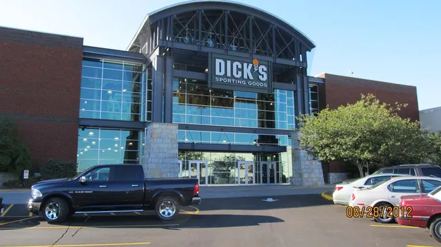 DICK'S Sporting Goods