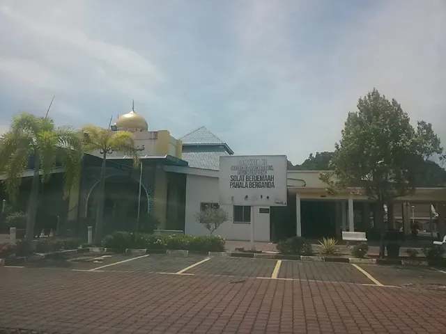 Masjid Al Muqarrabin