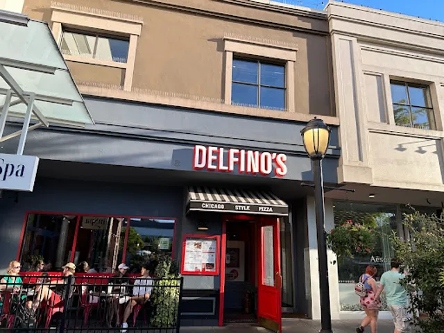 Delfino's Chicago Style Pizza