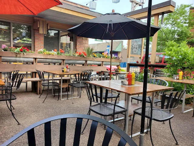 Washington Square Bar & Grill