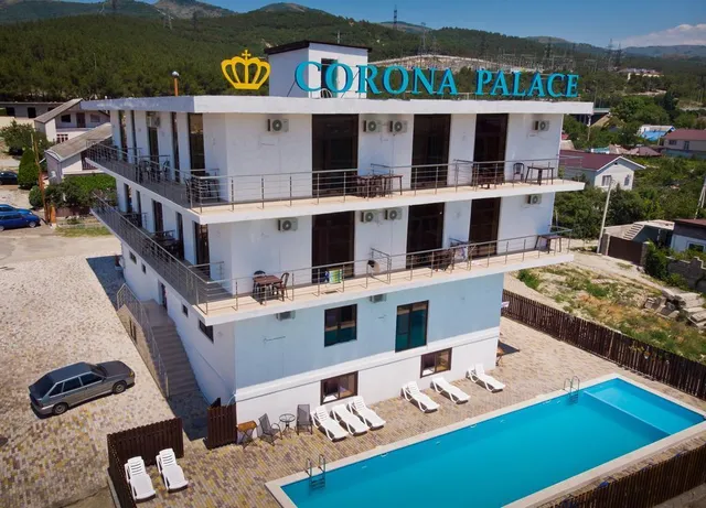 Отель «Corona Palace»