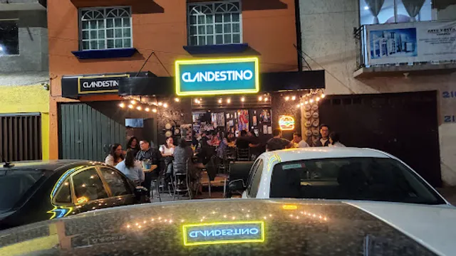 Clandestino Taxqueña | Tacos, Hamburguesas y Cortes al Carbón