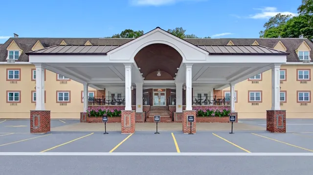 The Roslyn, Tapestry Collection by Hilton