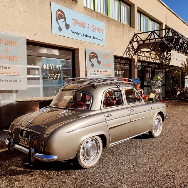 Simone & Simones vide grenier permanent