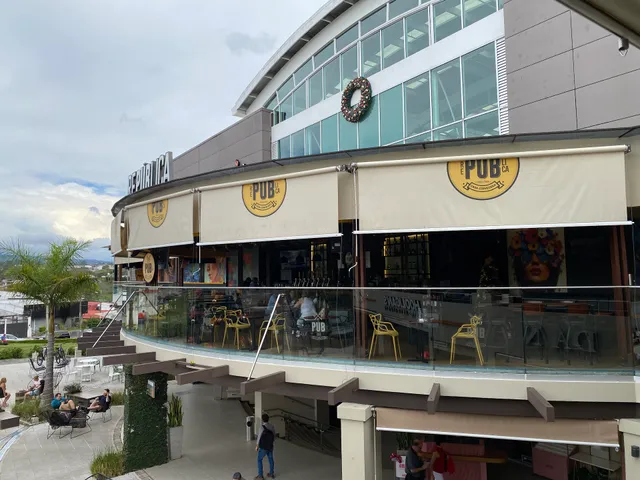 Cervecería República • Plaza Real