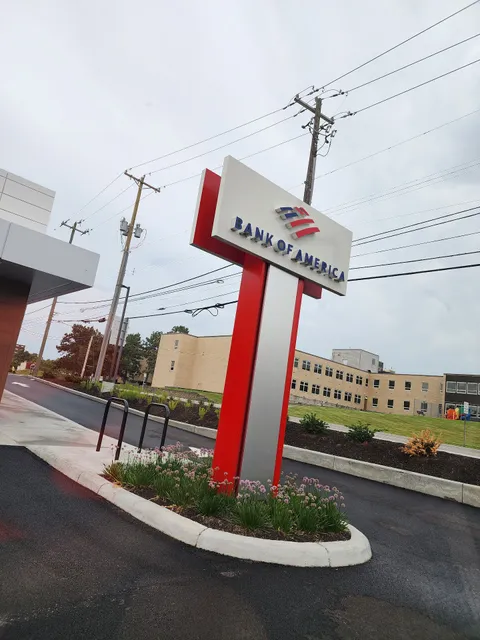 Bank of America (with Drive-thru ATM)