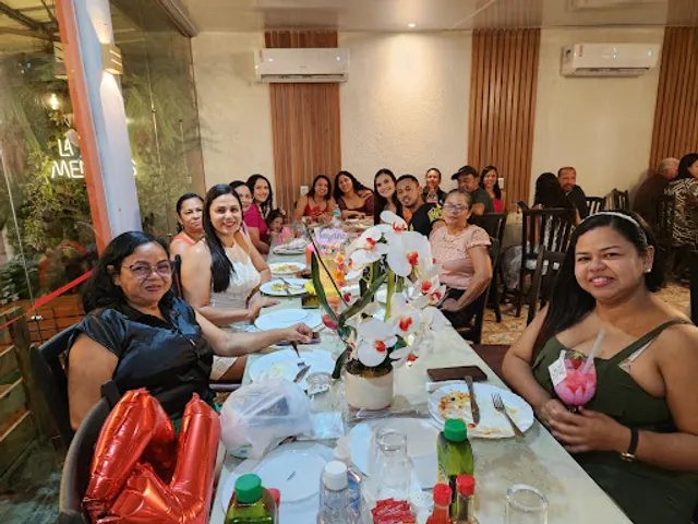 Restaurante e Pizzaria Lá Nos Meninos