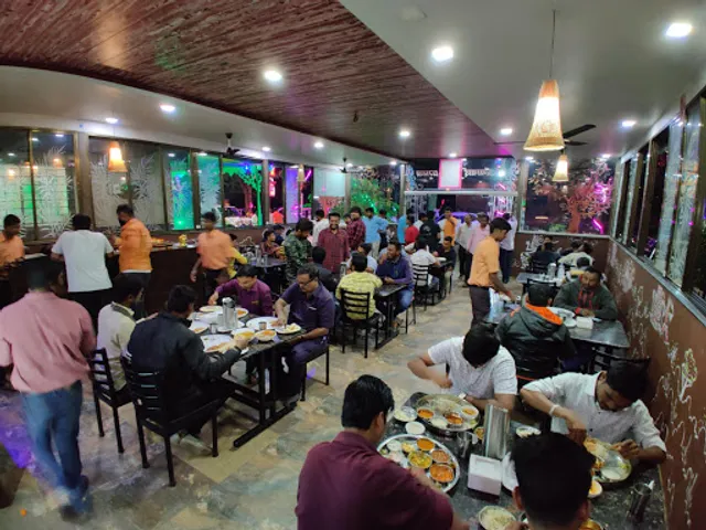 Hotel Kolhapuri tadka NH4.&. Kolhapur stay lodging