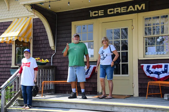 Short 'n' Sweet Ice Cream