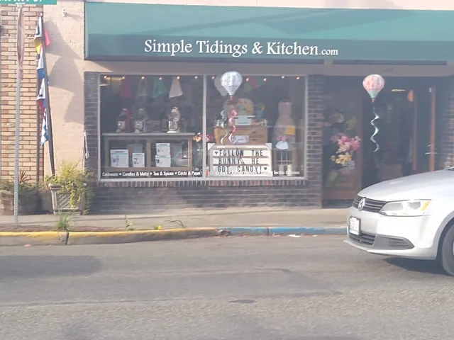 Simple Tidings & Kitchen