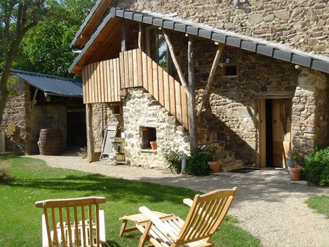Suites de Campagne® Les Eydieux : en Auvergne, Deux Suites de charme avec baignoire à bulles ou hammam avec petits déjeuners