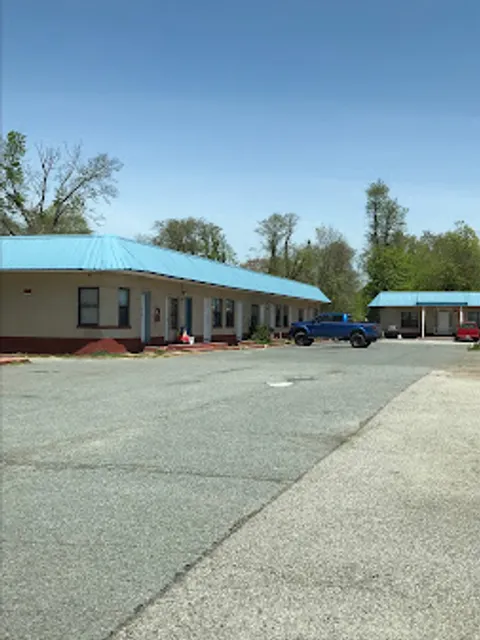 West End Gardens Motel