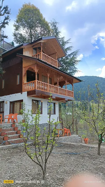 Narayana Tree Cottage