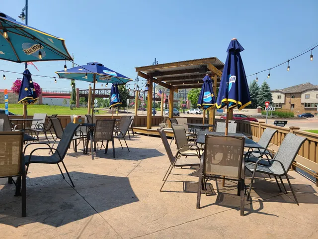 Shoreside Bar & Grill