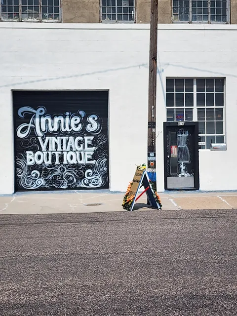 Annie Halls Vintage Boutique
