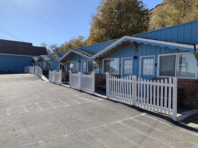 Sugarloaf Mountain Motel